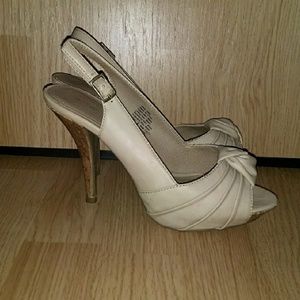 Nude Heels with bow detail